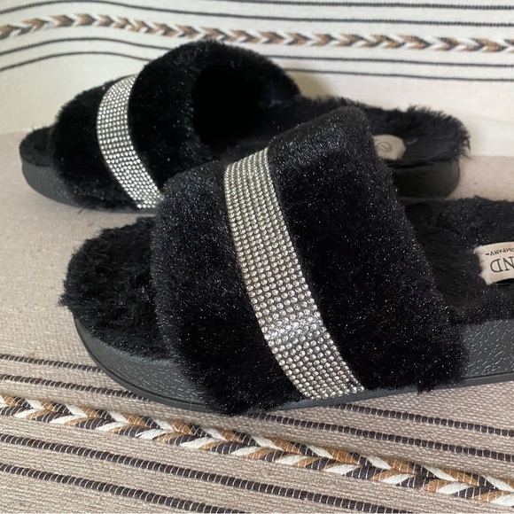 Black faux fur w sparkle Portland boot company slipper women’s 7 great condition - Picture 3 of 10
